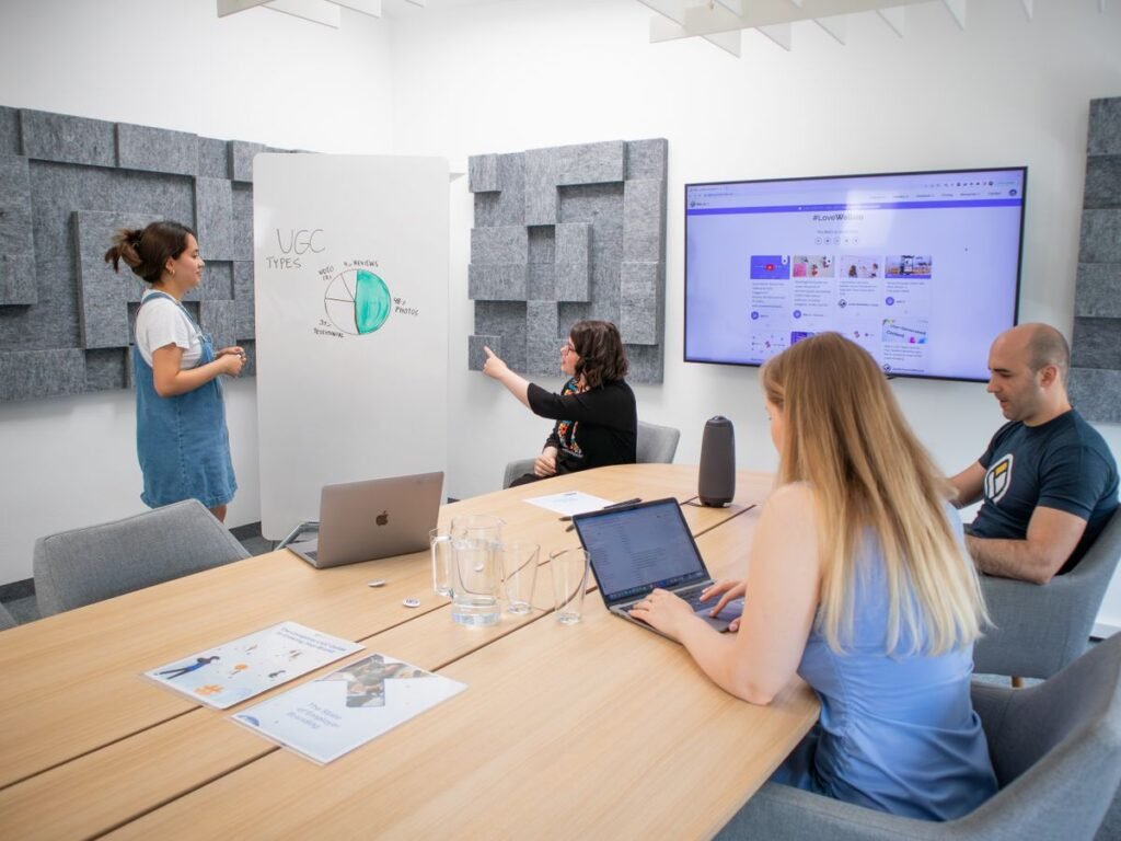 How Leaders Communicate Difficult Decisions Effectively
